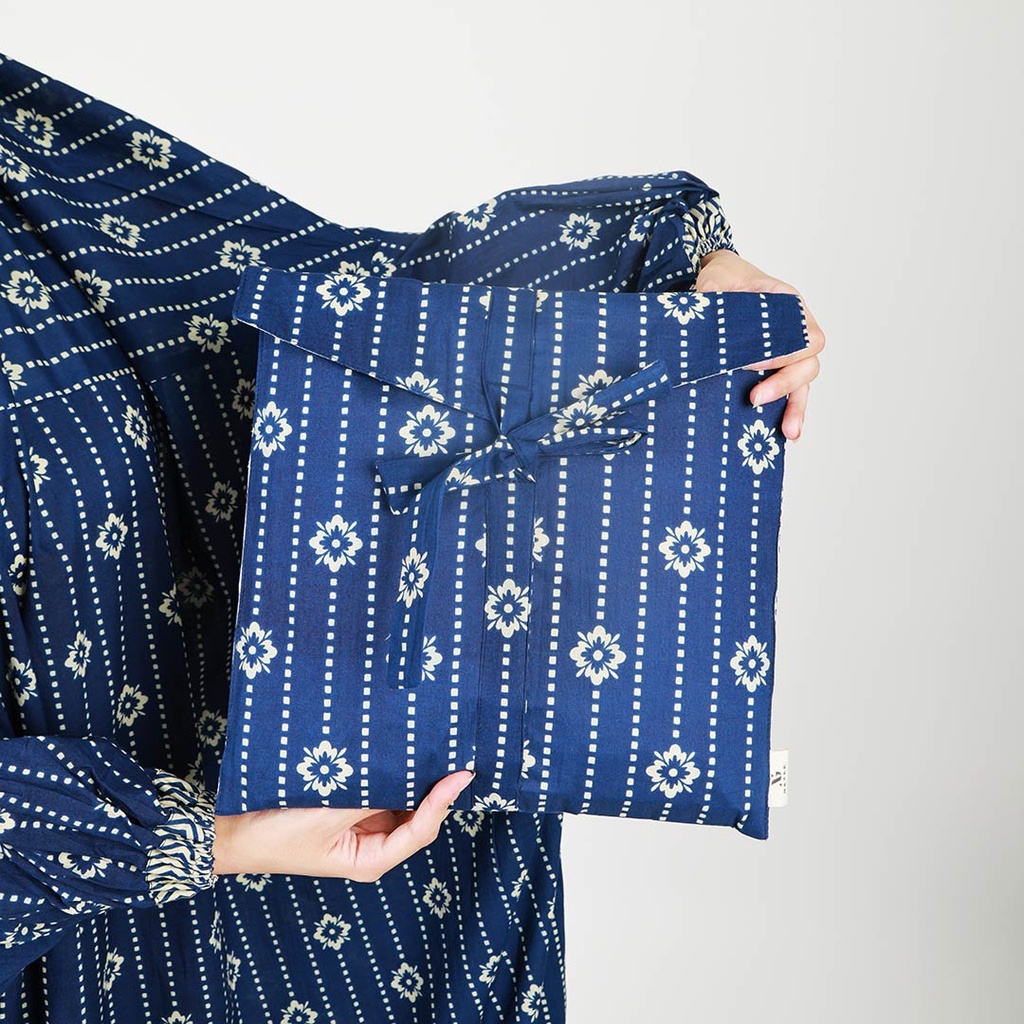 Floral Patterned Praying Set