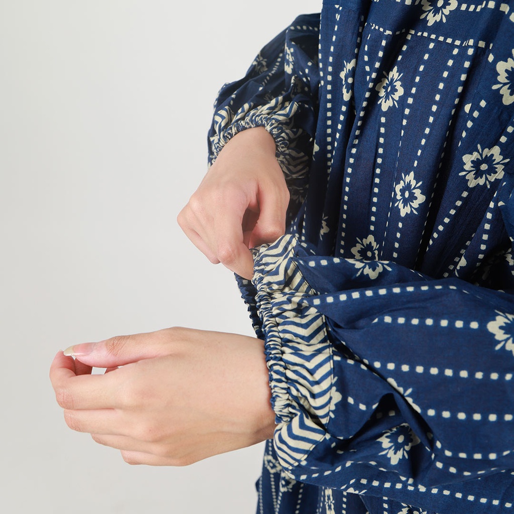 Floral Patterned Praying Set