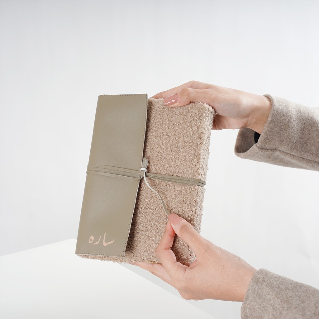 مصحف مع غلاف قماشي وفاصل مصحف من الجلد