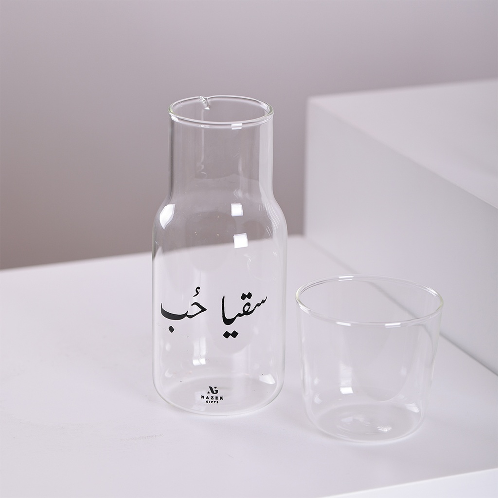 ابريق بغطاء زجاجي